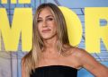 Jennifer Aniston e il plank in vacanza: l'efficacia dei mini-allenamenti