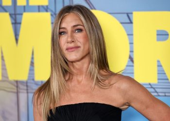 Jennifer Aniston e il plank in vacanza: l'efficacia dei mini-allenamenti