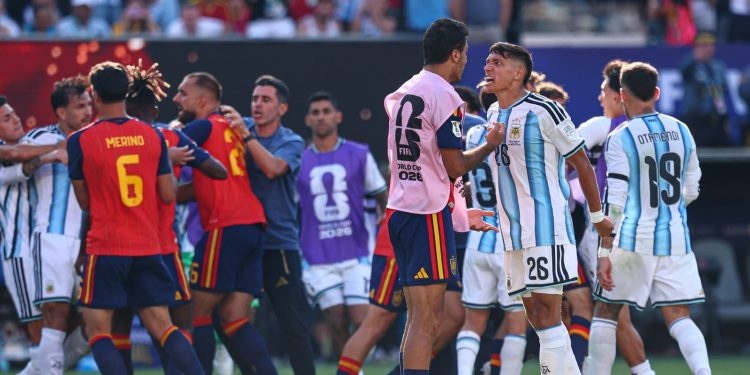 La FIFA apre un dossier disciplinare contro la federazione argentina