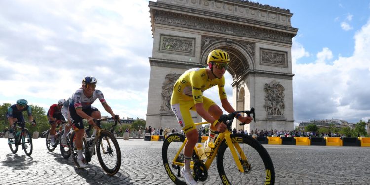 Tadej Pogacar vince il suo quinto Tour de France
