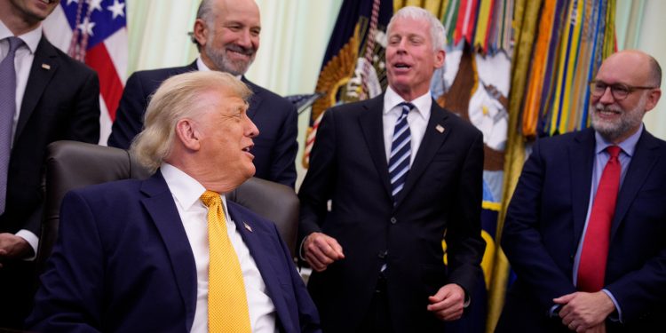 Usa, la Casa Bianca ammette tagli politici all'energia pulita
