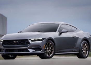 Ford Mustang come auto familiare: tra prestazioni e compromessi