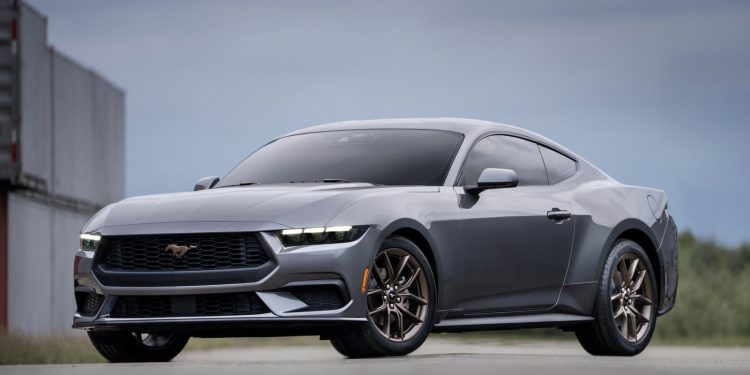 Ford Mustang come auto familiare: tra prestazioni e compromessi