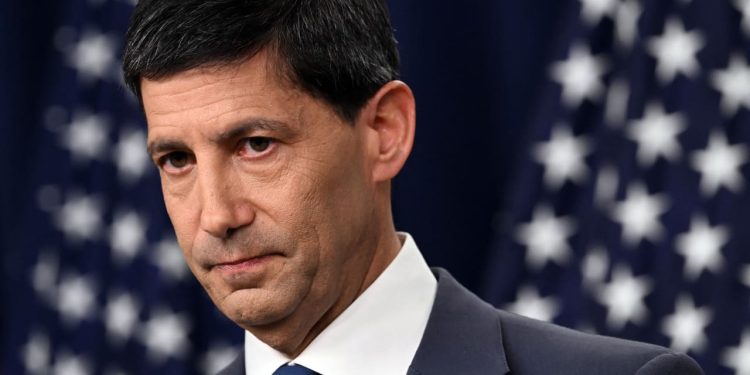 Tassi Fed: le parole di Kevin Warsh agitano Wall Street