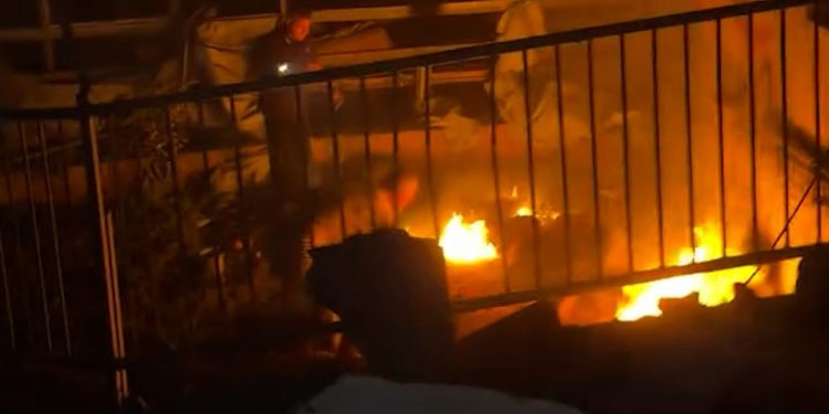 Trump minaccia l'Iran mentre Gaza e Hormuz restano sotto attacco